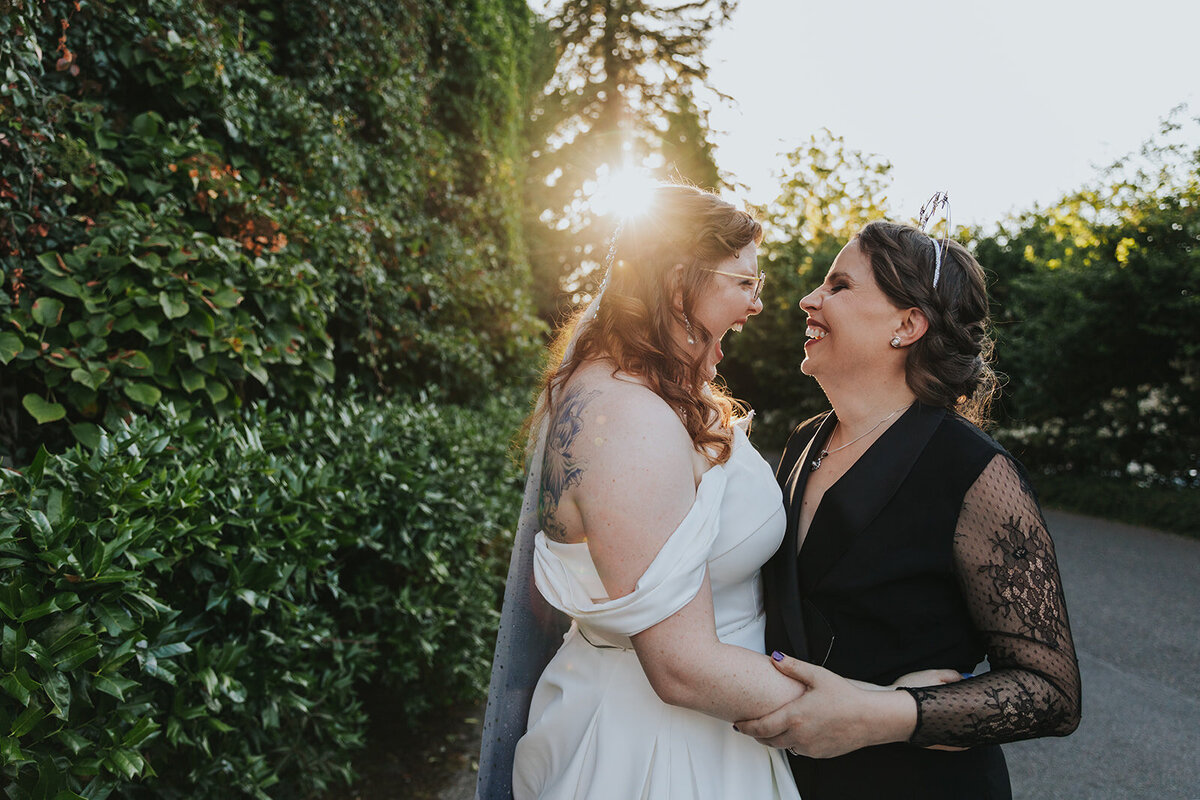lesbian couple wedding mcmenamins edgefield