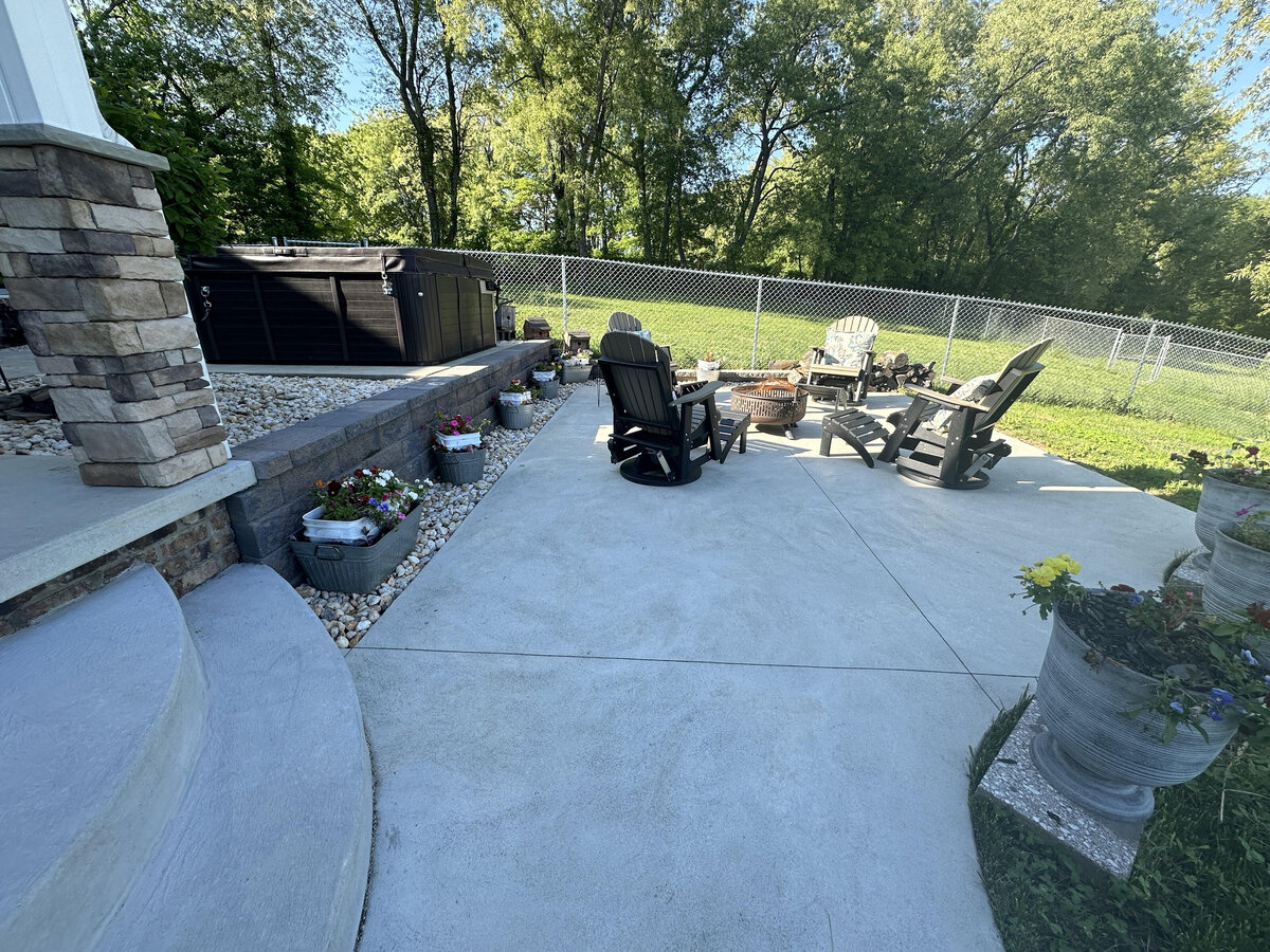 concrete-stairs-patio-retaining-wall-installed-derry-pa