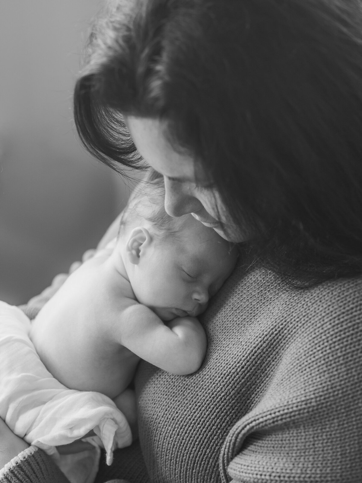 san-francisco-newborn-photographer-black-and-white-portrait