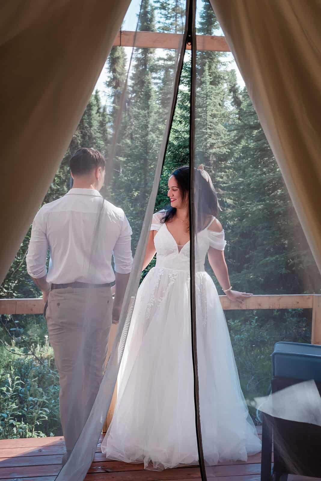 alaska-elopement-with-luxury-glamping-Soul-and-Sky-Weddings_1