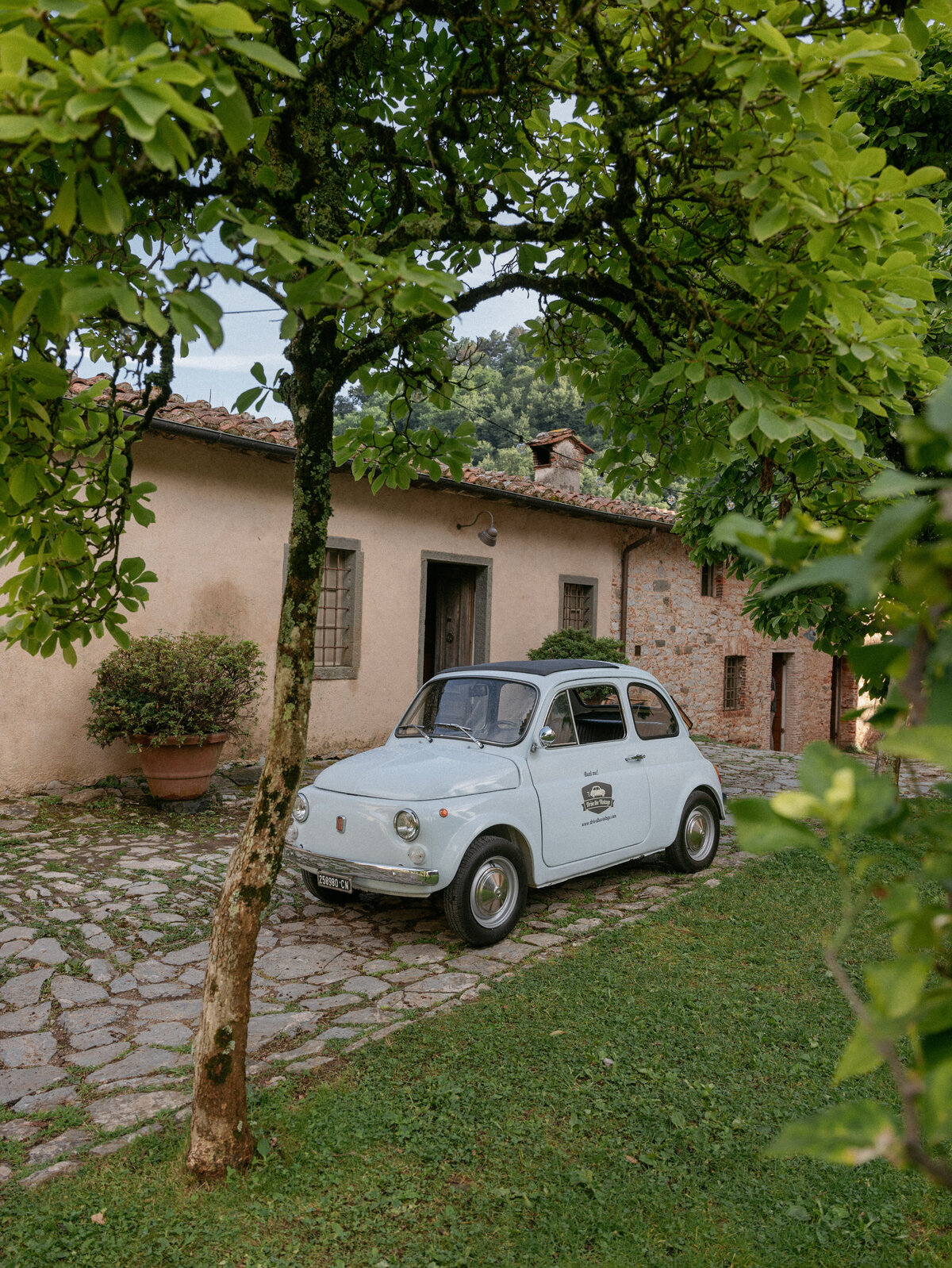 Villa-Catureglio-Wedding-For-Love-of-Love-2