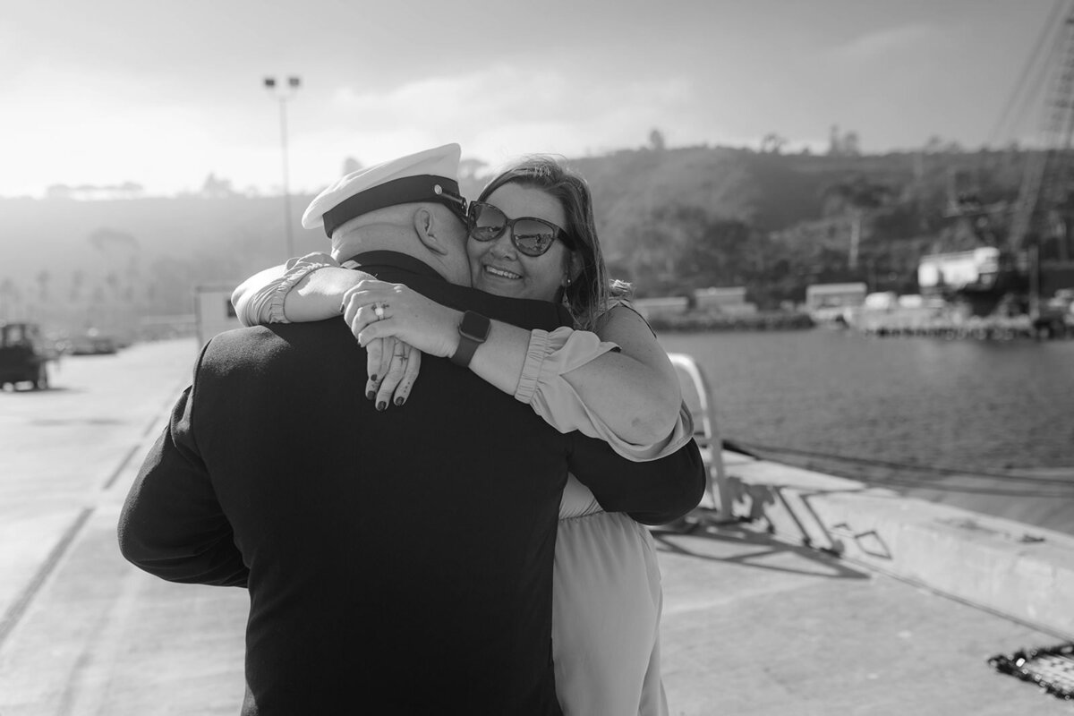 point-loma-san-diego-hug-military-homecoming