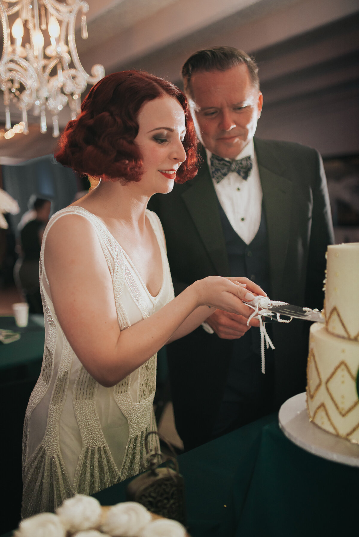 Reception-Arizona-Wedding-Photographer-Iowa_wedding_photographer-Bakyard-wedding-vintage-bride-Alaynna-Ann_Schwartz-Playlife-41