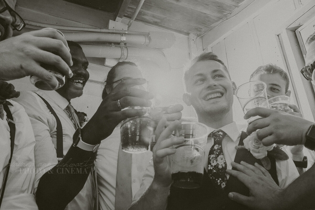 bridal party _ alaynna ann schwartz _ harpors vinyard _ iowa photographer _ playlife photography_0050