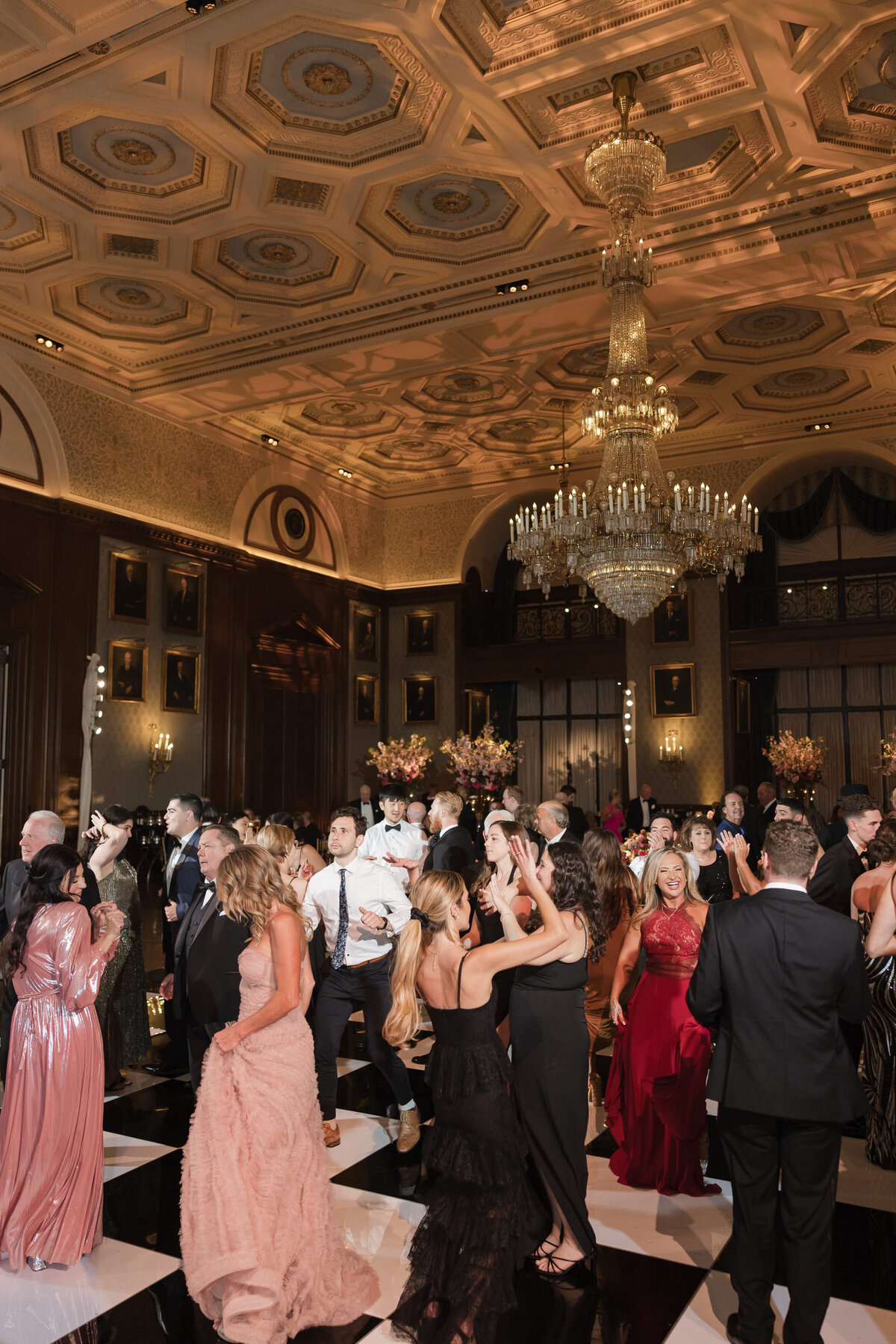 philadelphia-union-league-luxury-wedding-93