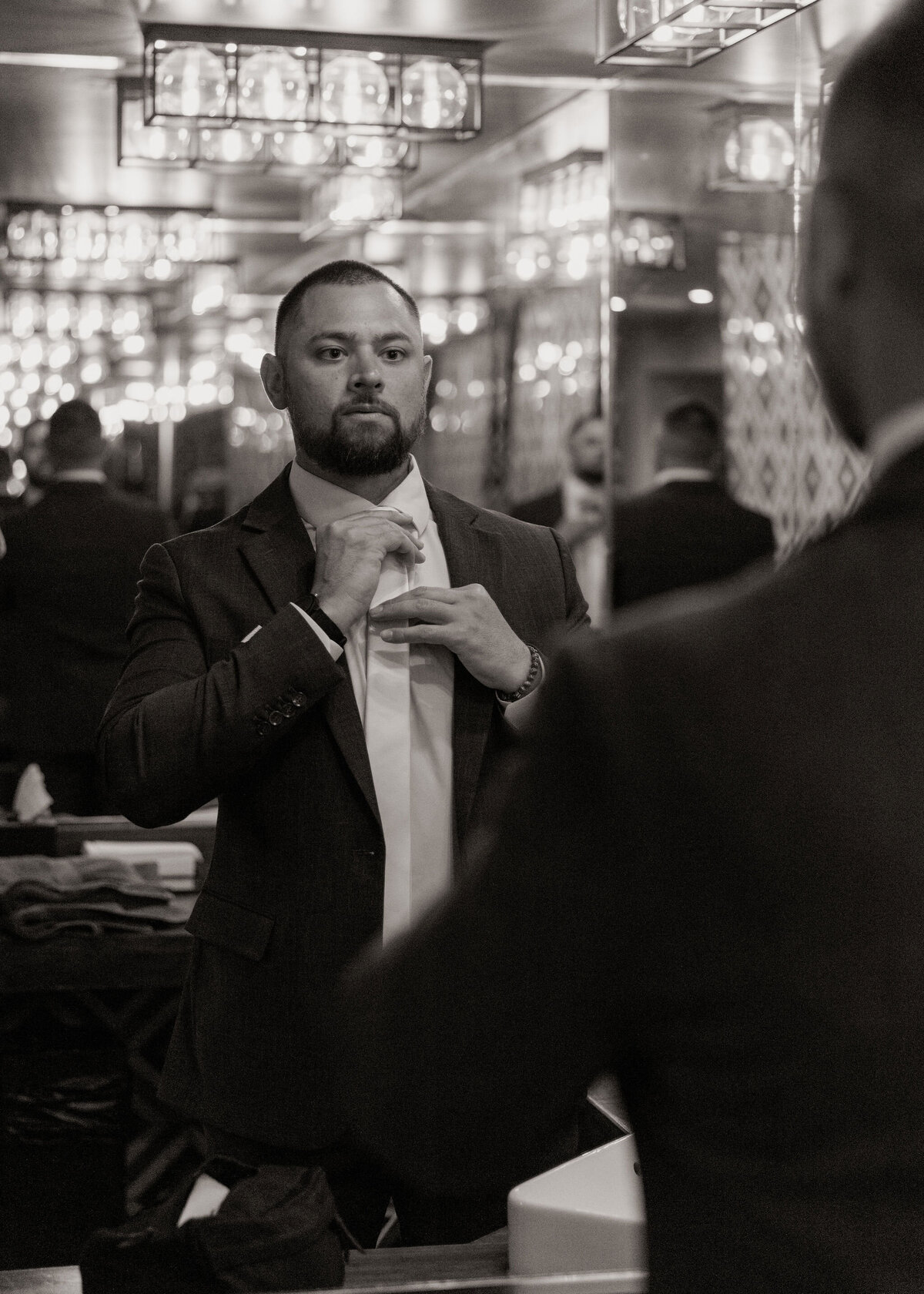 Amberlyn&Ben-GettingReady-23