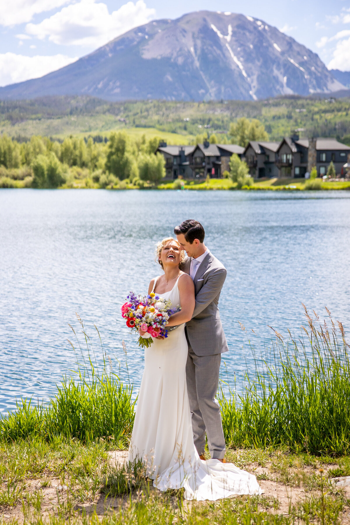 hillary-shedd-photography-Silverthrone-Colorado-Colorful-Wedding-Three-Peaks-Golf-Club-67
