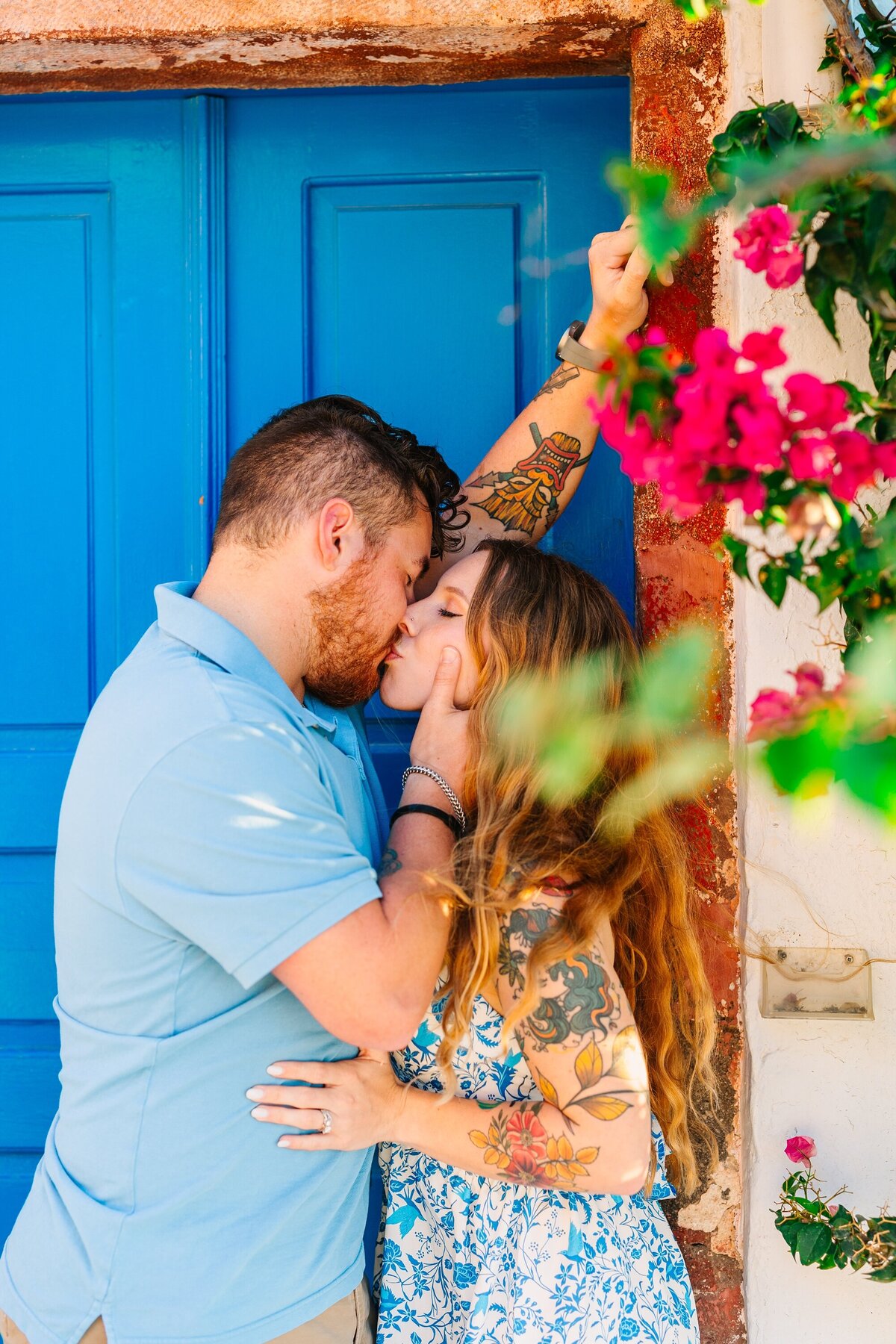 Kelly_Payeur_Photography_Santorini_Greece_Colorful_Engagement_Destination_Photographer_0012