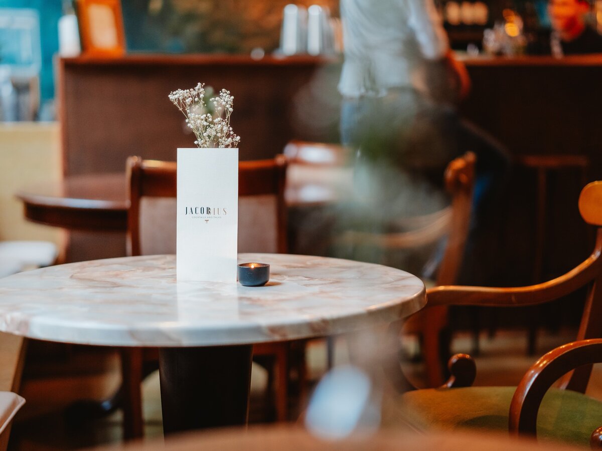 Launch-Bar-Jacobius-46