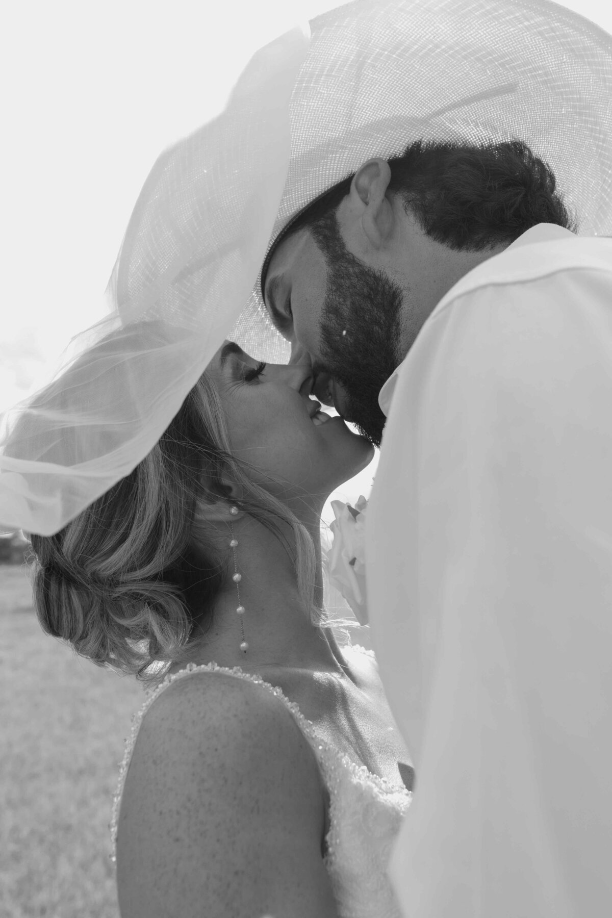 Dakota&Hope'sSneakPeeks-courtneyagaryphotography-39