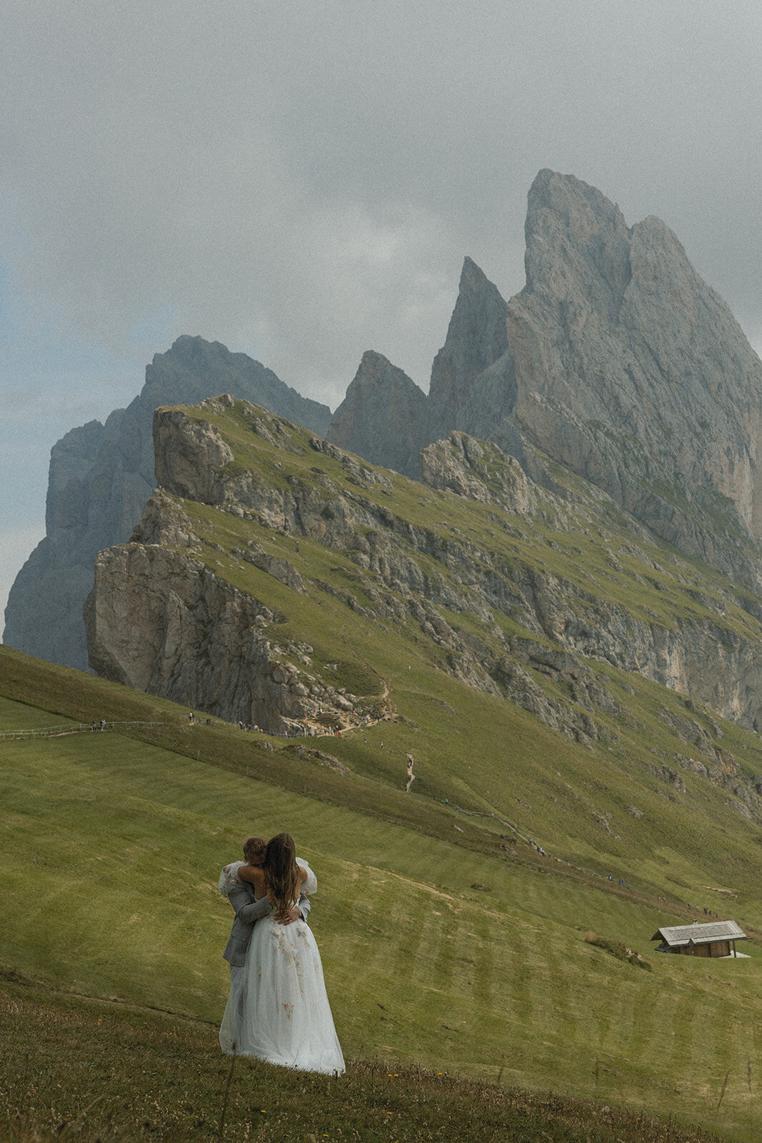 destination-wedding-elopement-photographer-italy-dolomites-seceda-documentary-tanya-davids-photo-film-41