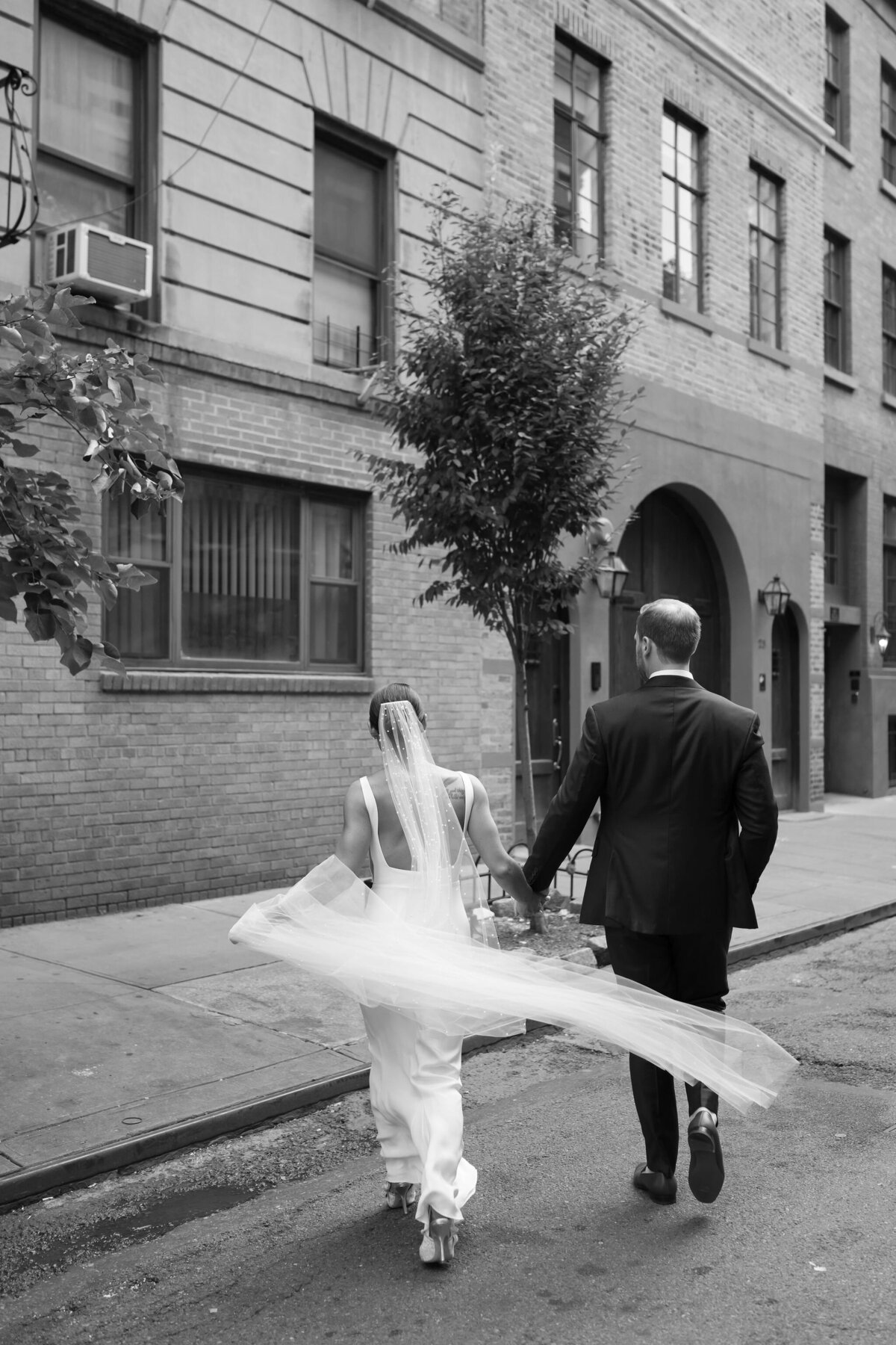 Bride & Groom Portrait by Lisa Blanche Photography