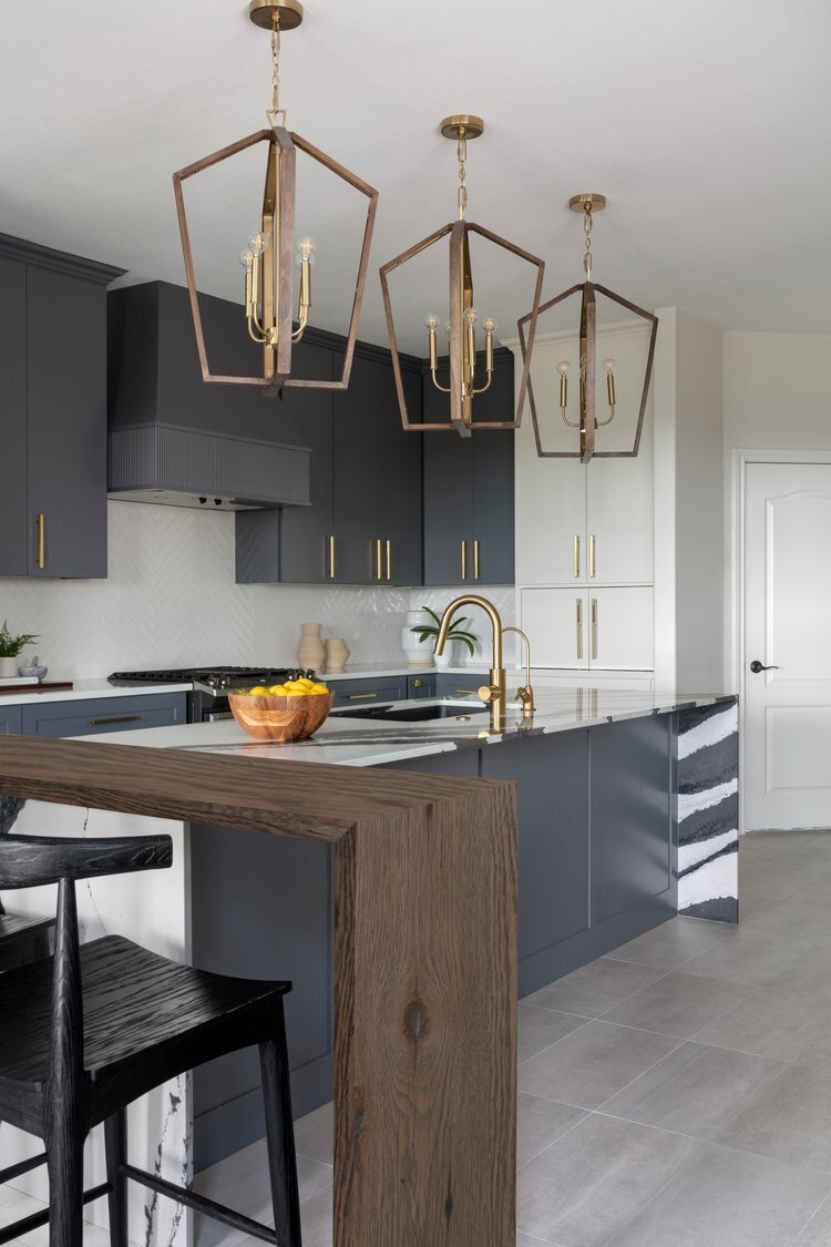 Kitchen_LongwoodCt_04_Edited