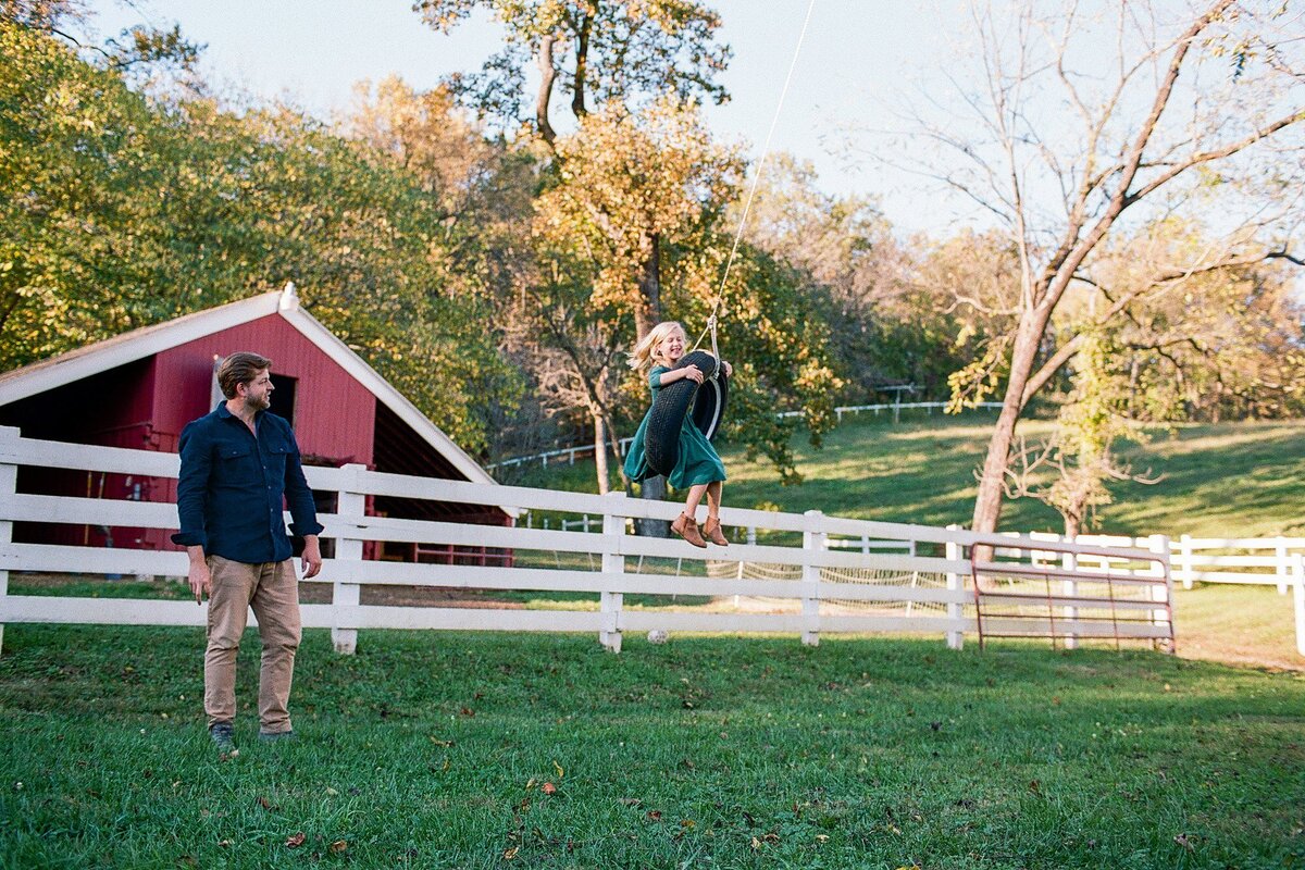 fall-family-photos-at-home-crozet-virginia-amy-nicole-photography-0103