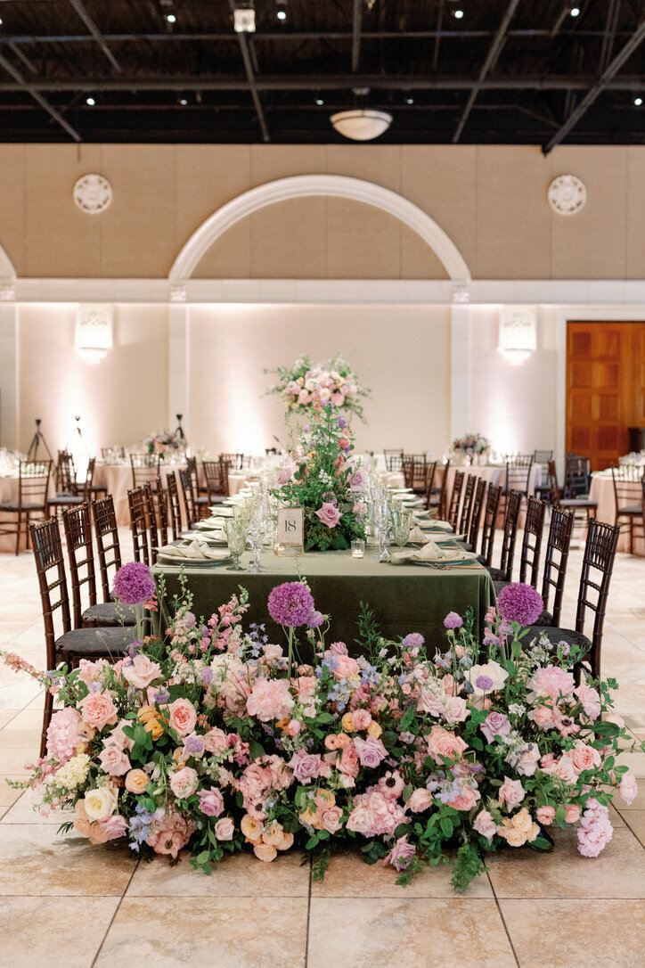 king table design, luxury wedding , pastel flowers