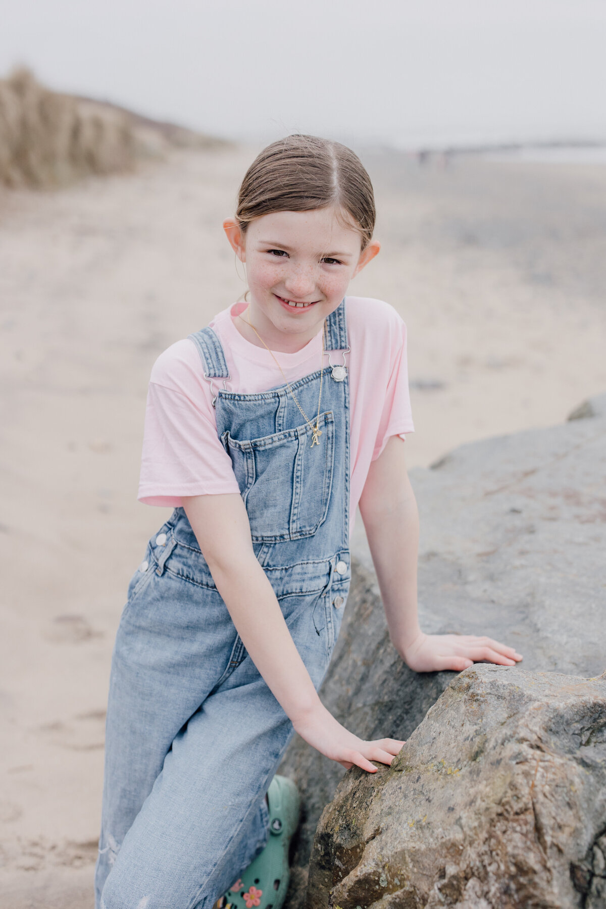 little-girl-at-beach-posing