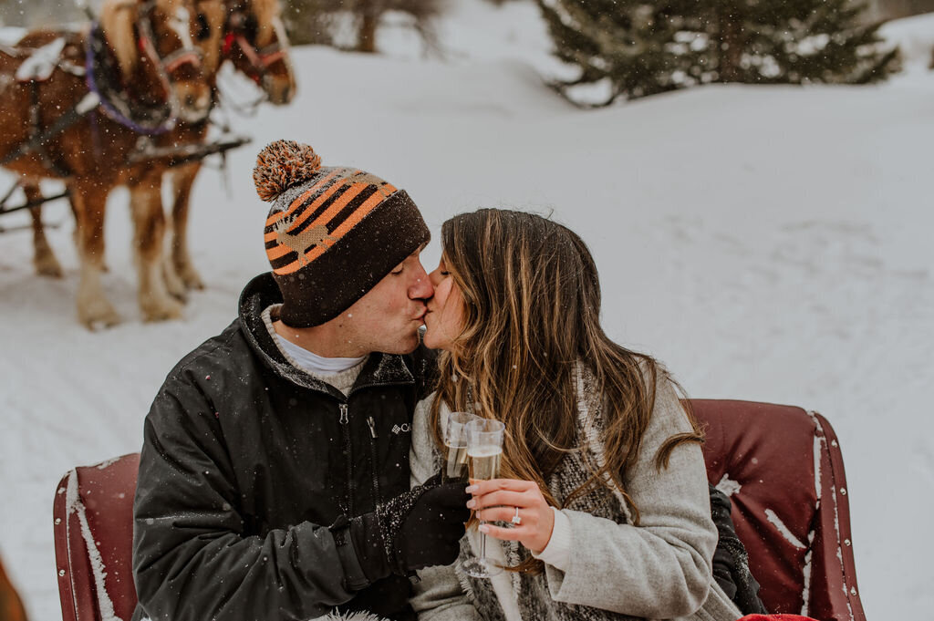 breckenridge_golden_sleigh_rides_proposal_engagement_colorado_snow_wyoming_oregon-0080