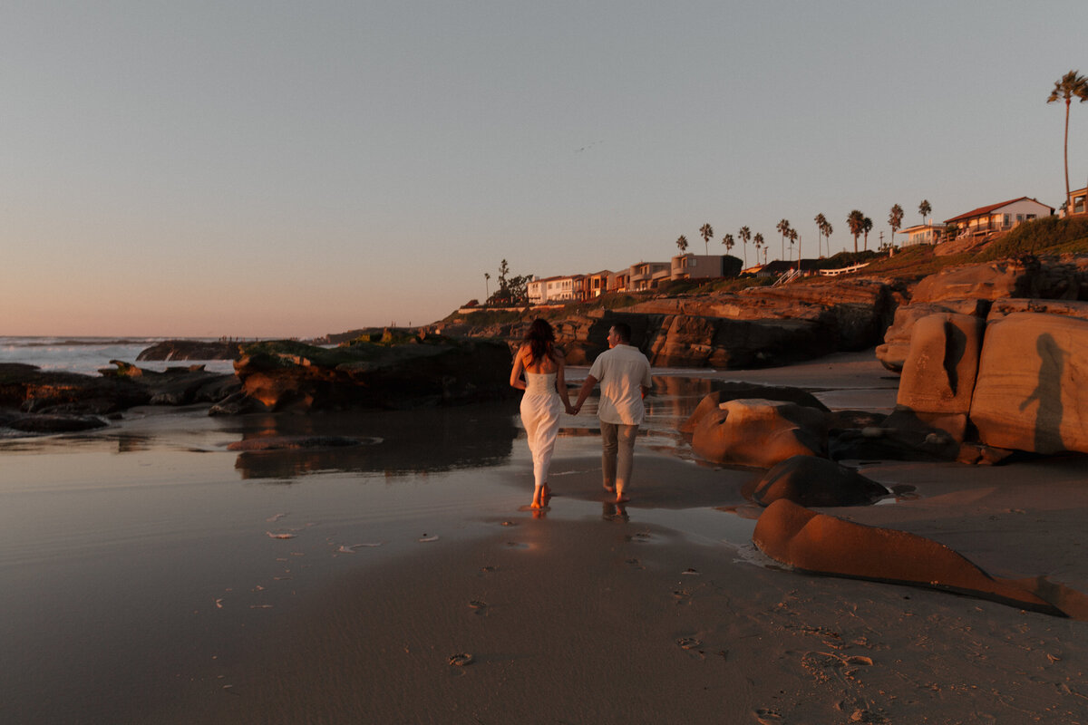 couple-at-lajolla-beach-sandiego-photoshoot2