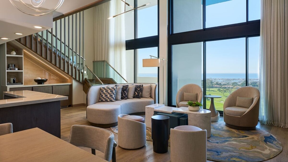 mc-laxnb-spyglass-suite35254-51124_Wide-Hor