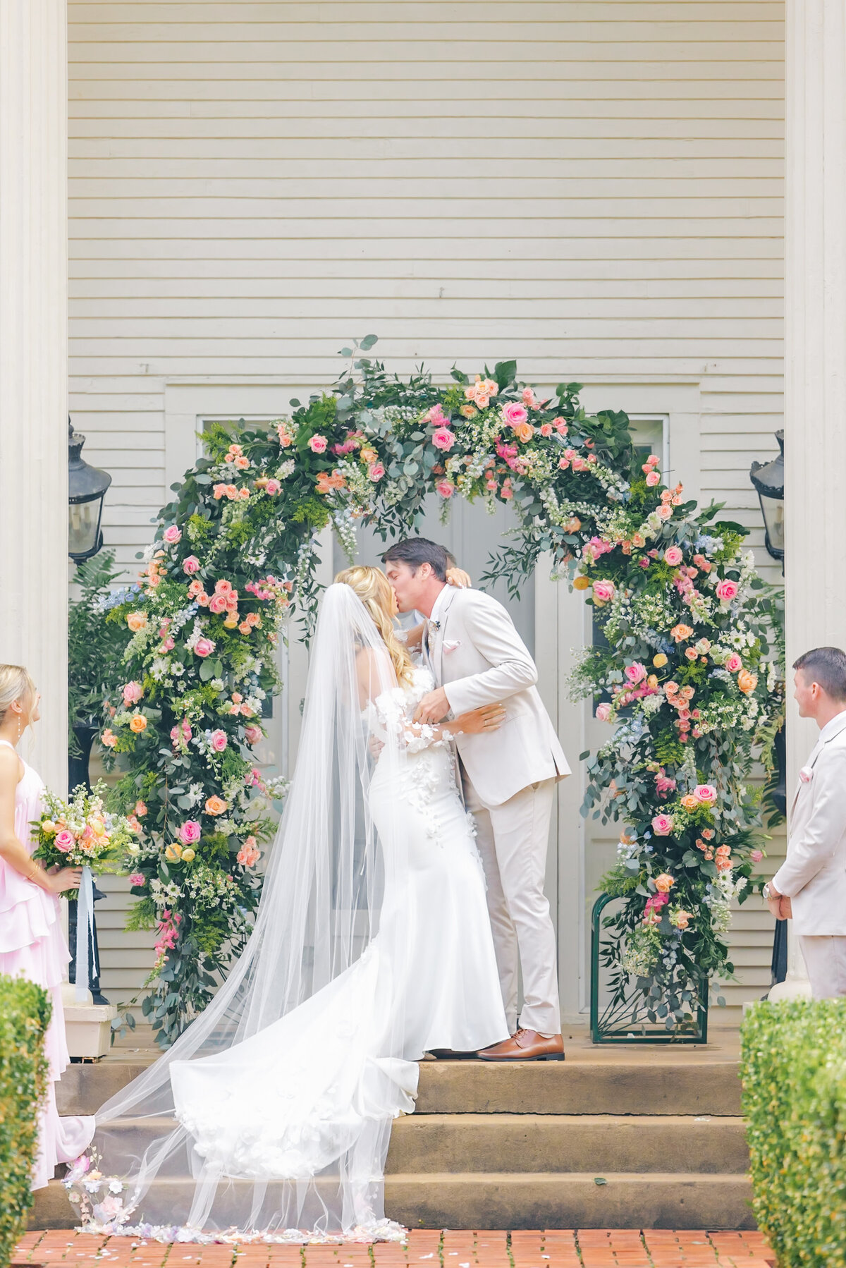 Sneak Peeks Creekside at Colliers End May Wedding | Lauren Elliott Photography | Emily & Kyle Anderson -98