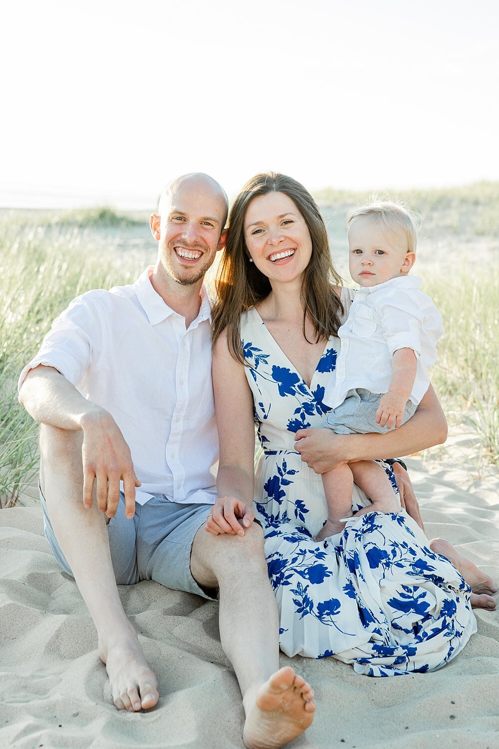 extended-family-session-muskegon-lake-michigan-beach-8.jpg19