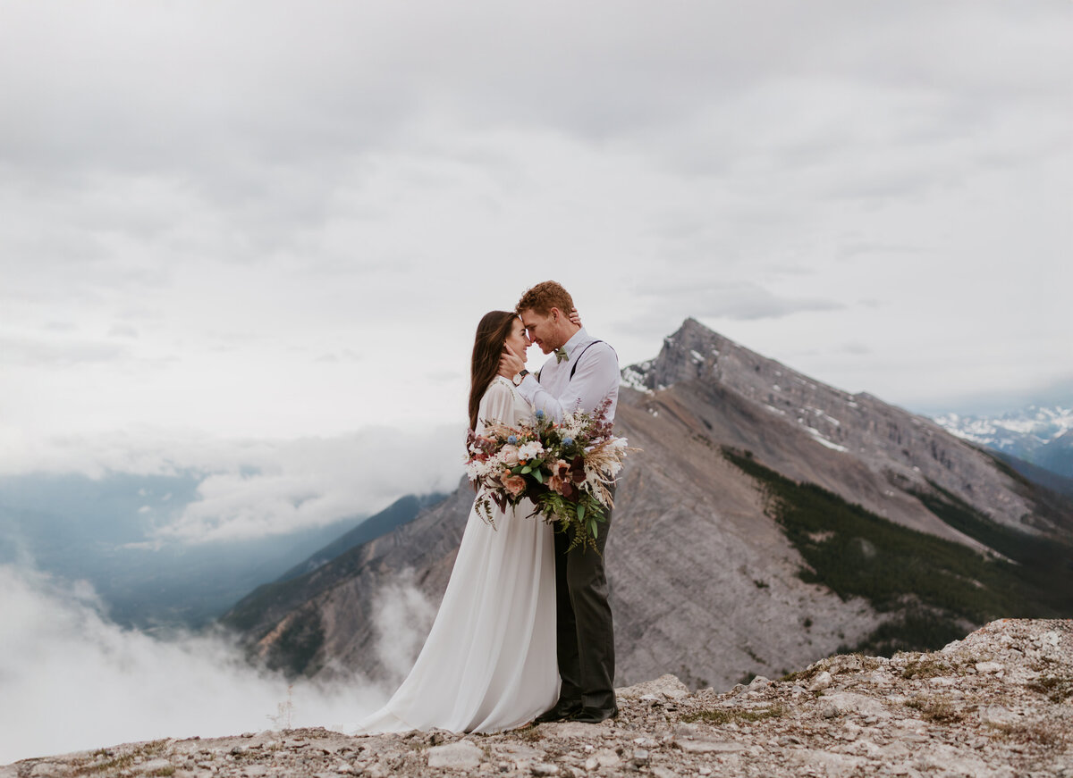 kananaskis-hiking-elopement-photographer-elope-wilder