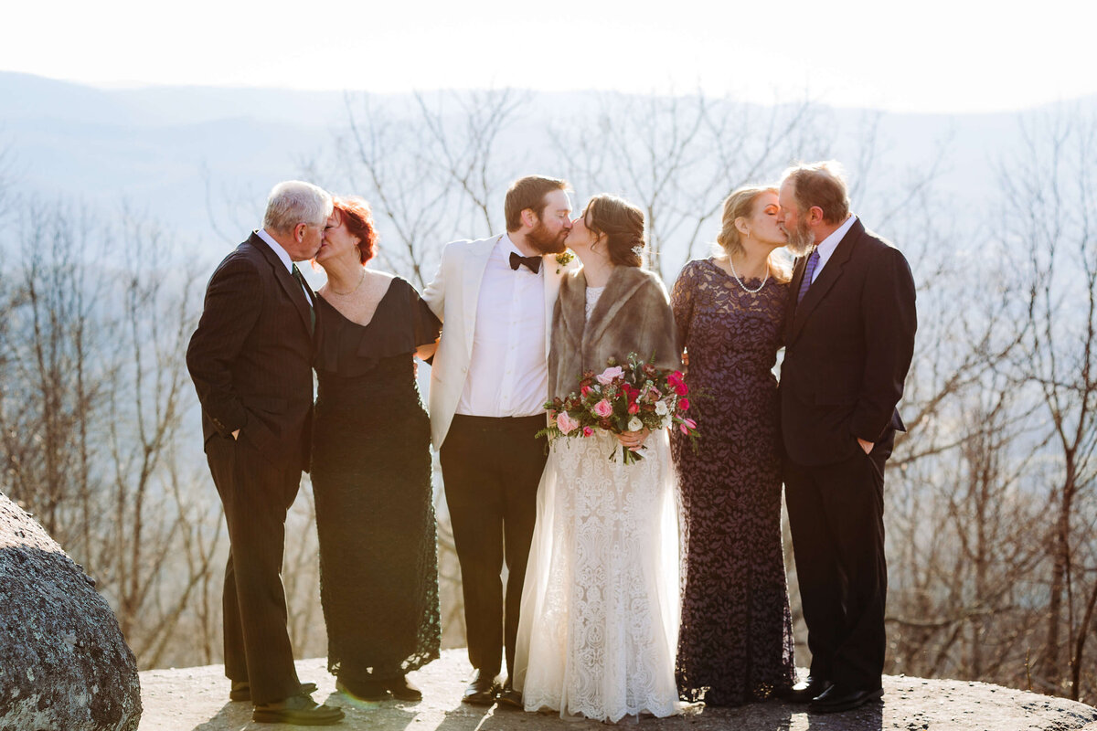 Jump-Off-Rock-NC-Mountain-Elopement-24