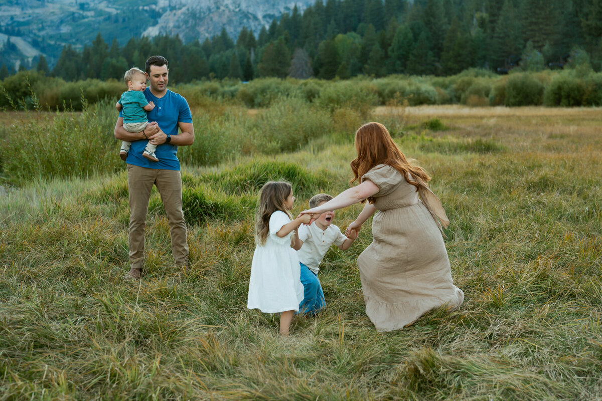 Lake Tahoe-Family-Photographer-60