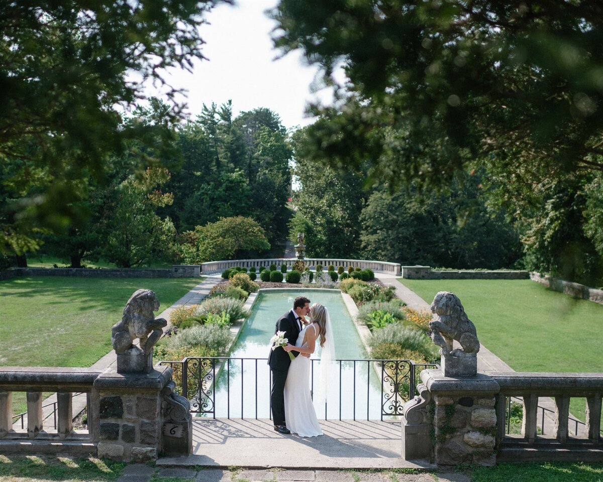 cranbrook-michigan-chic-effortless-sophisticated-luxury-wedding-photo-29