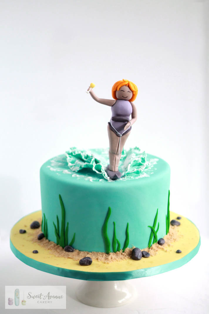 water skiing cake