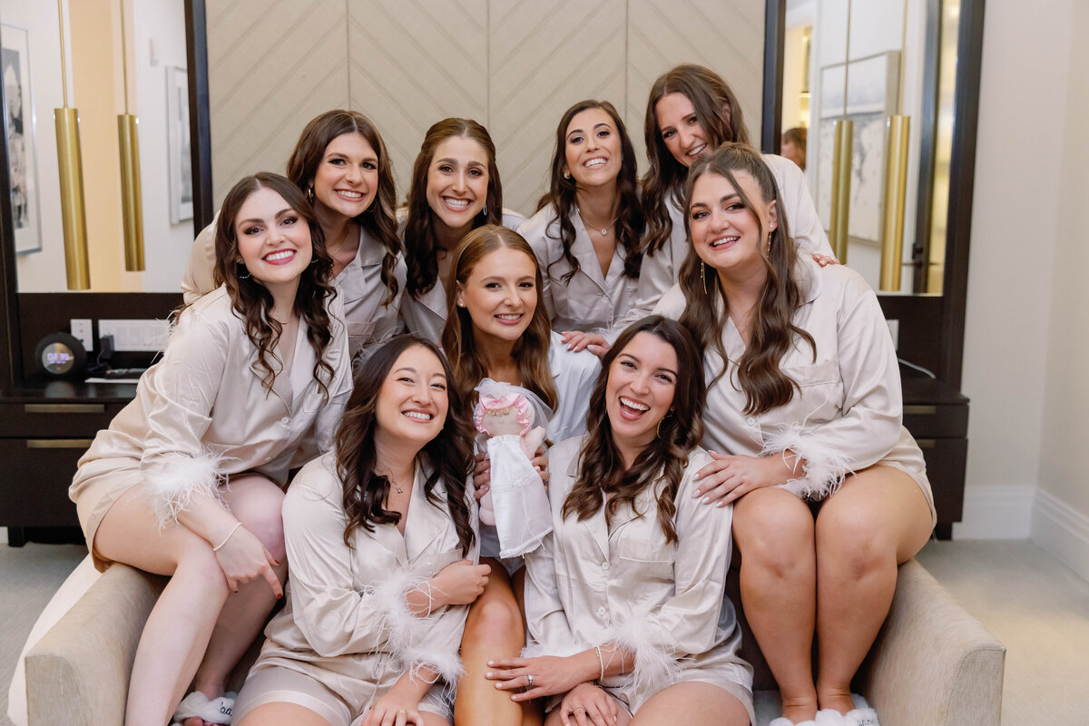 bride-and-bridesmaids-getting-ready-at-the-london-west-hollywood