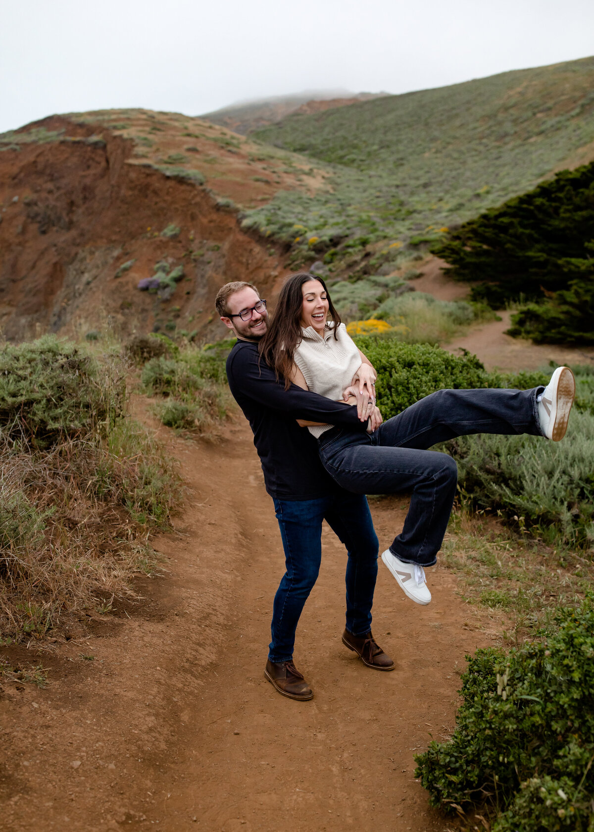 05312023_Makenzie+Gavin_RodeoBeachCA_AnjaJensenPhotography-57