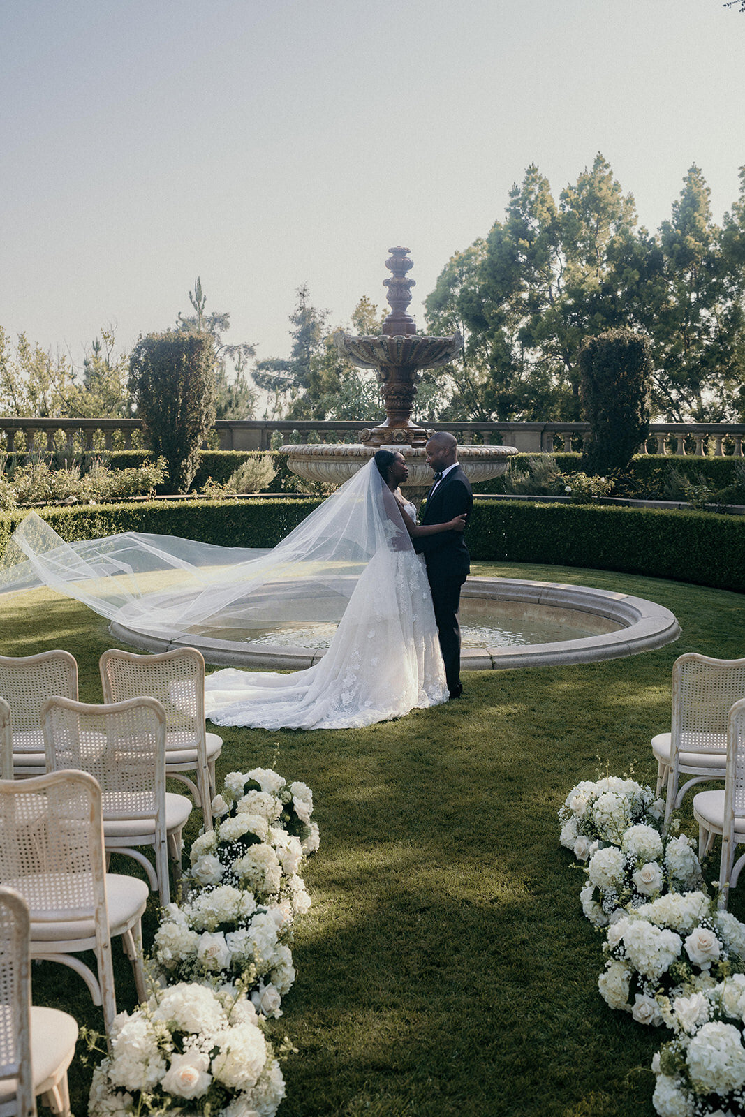 Outdoor wedding photography session at Greystone Mansion, Los Angeles.