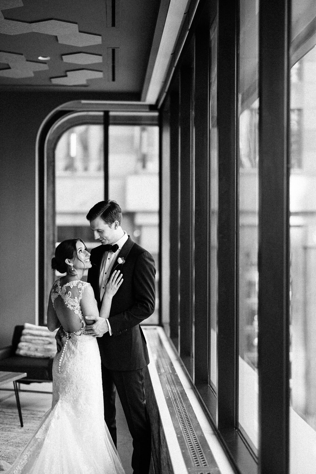 downtown chicago luxury wedding photos