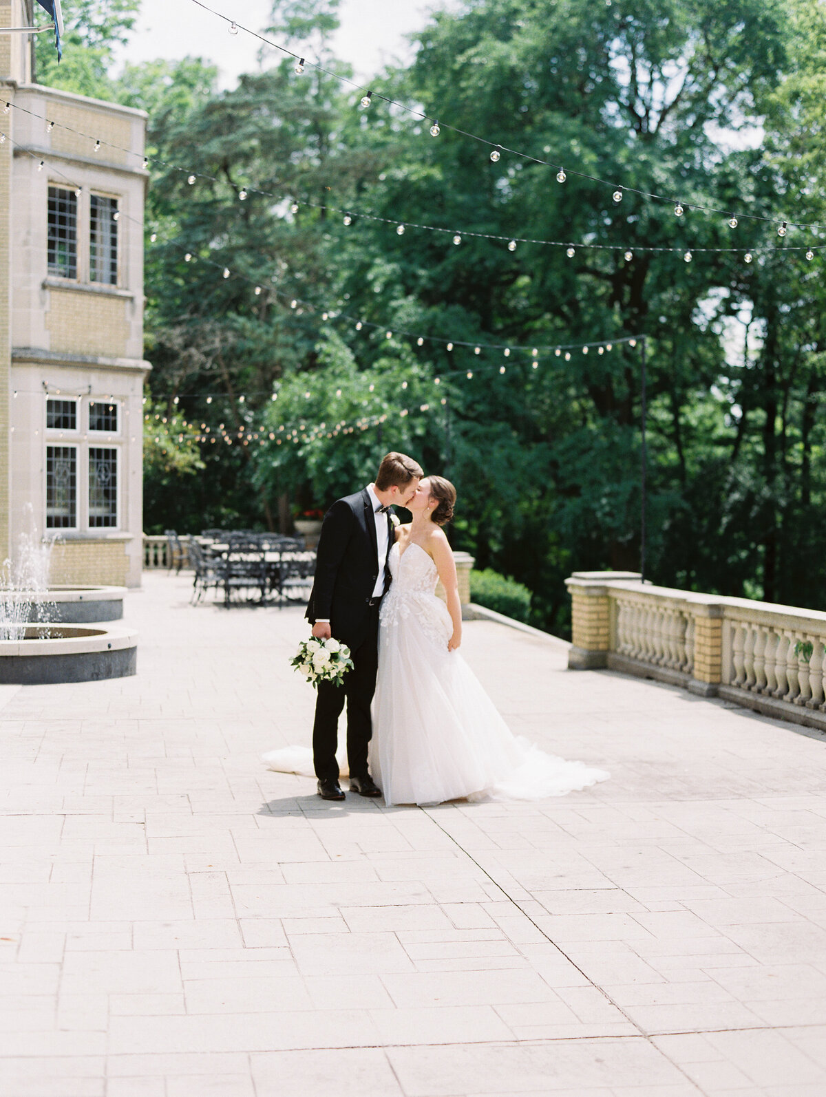 Sharin Shank Photography Fine Art Wedding Engagement Photographer Indiana Destination Light Airy Clasic Timeless Joyful Elopements Elopement Weddings SSP9