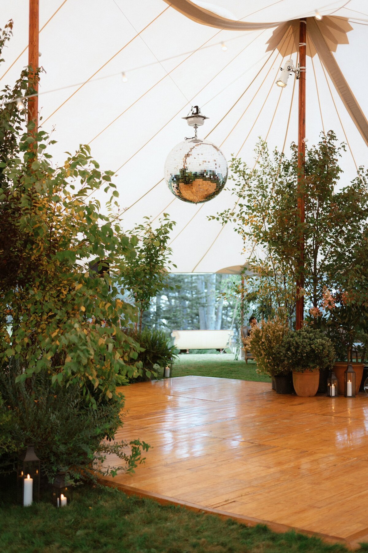 Private_Estate_Maine_Coastal_Wedding_LevKuperman_070