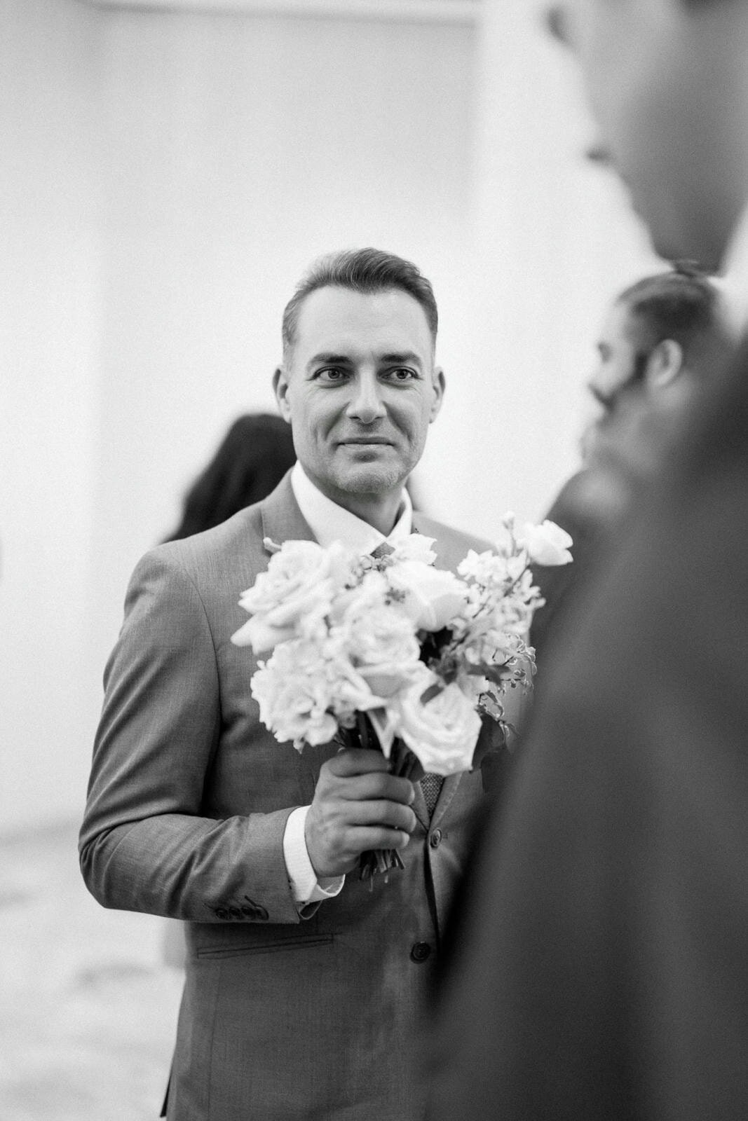 W9-Wedding-Photos-The-Pearle-Burlington-Lake-Ontario-Stephen-and-Oksana-2024-09-29-2500px-1149