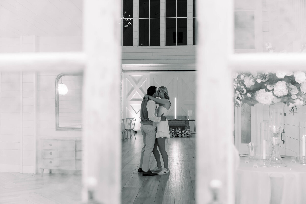 The Elegant Wedding Co._Sutton and Caden_Grand Exit-11_(2048)