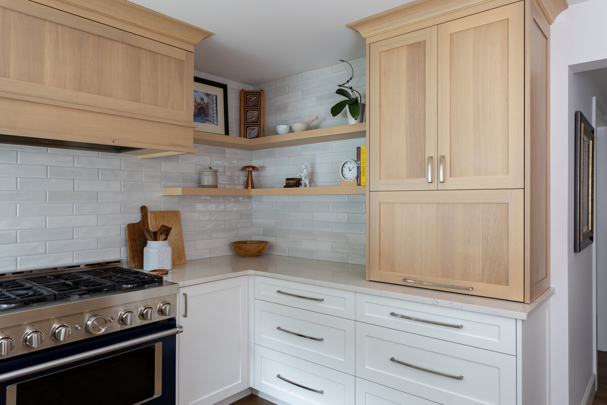KatCo_Interiors-LakeHouse-Kitchen-13