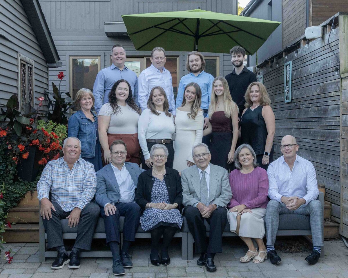 outdoor-family-portraits-toronto