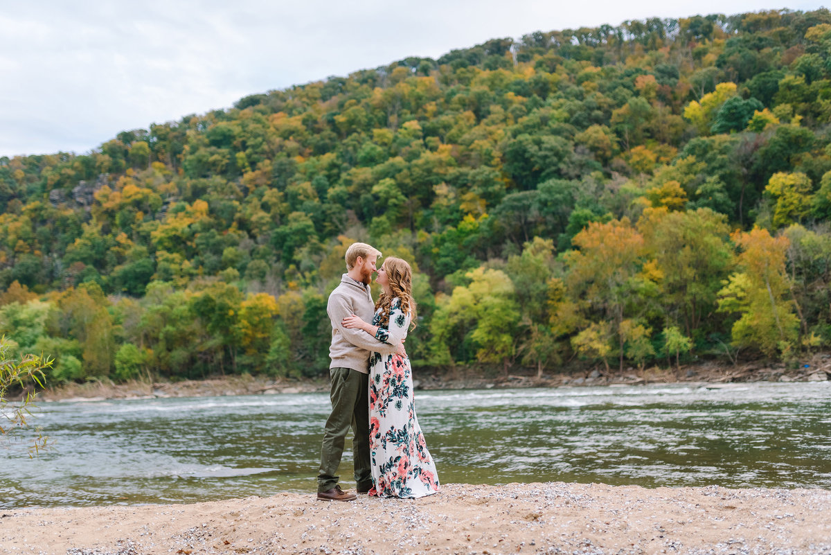 dmv weaterfront mountains engagement session nicole barr