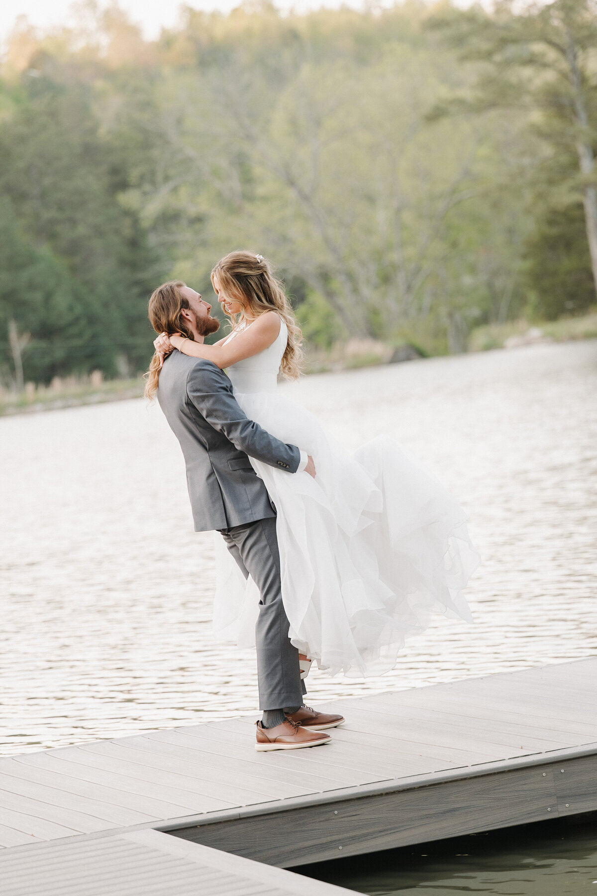 bride and groom tennessee wedding photographer11