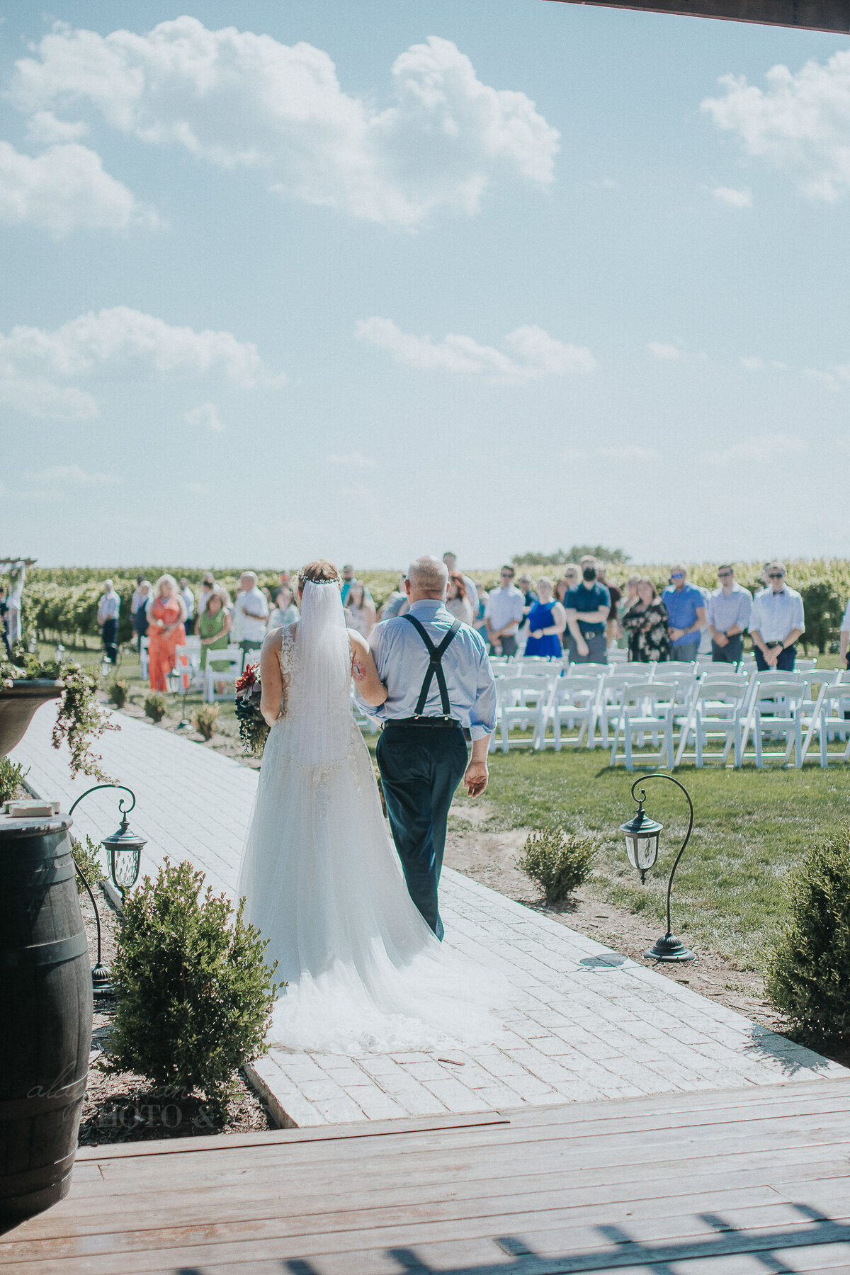 ceremony _ alaynna ann schwartz _ harpors vinyard _ iowa photographer _ playlife photography_0110