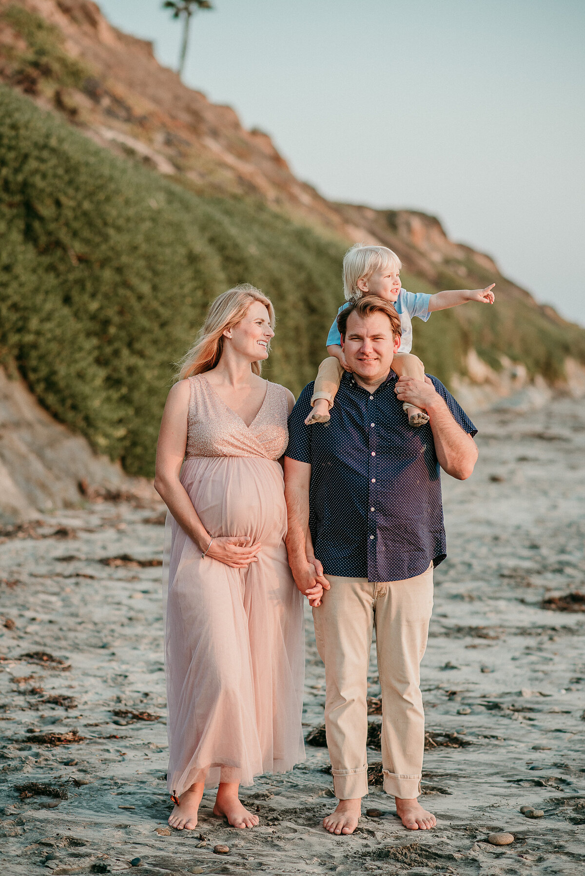Carlsbad Maternity Photographer-on the shoulders25