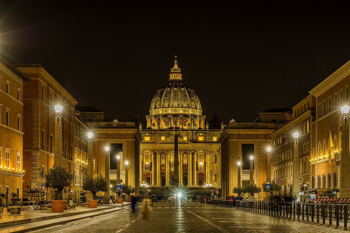 vatican-rome-at-night
