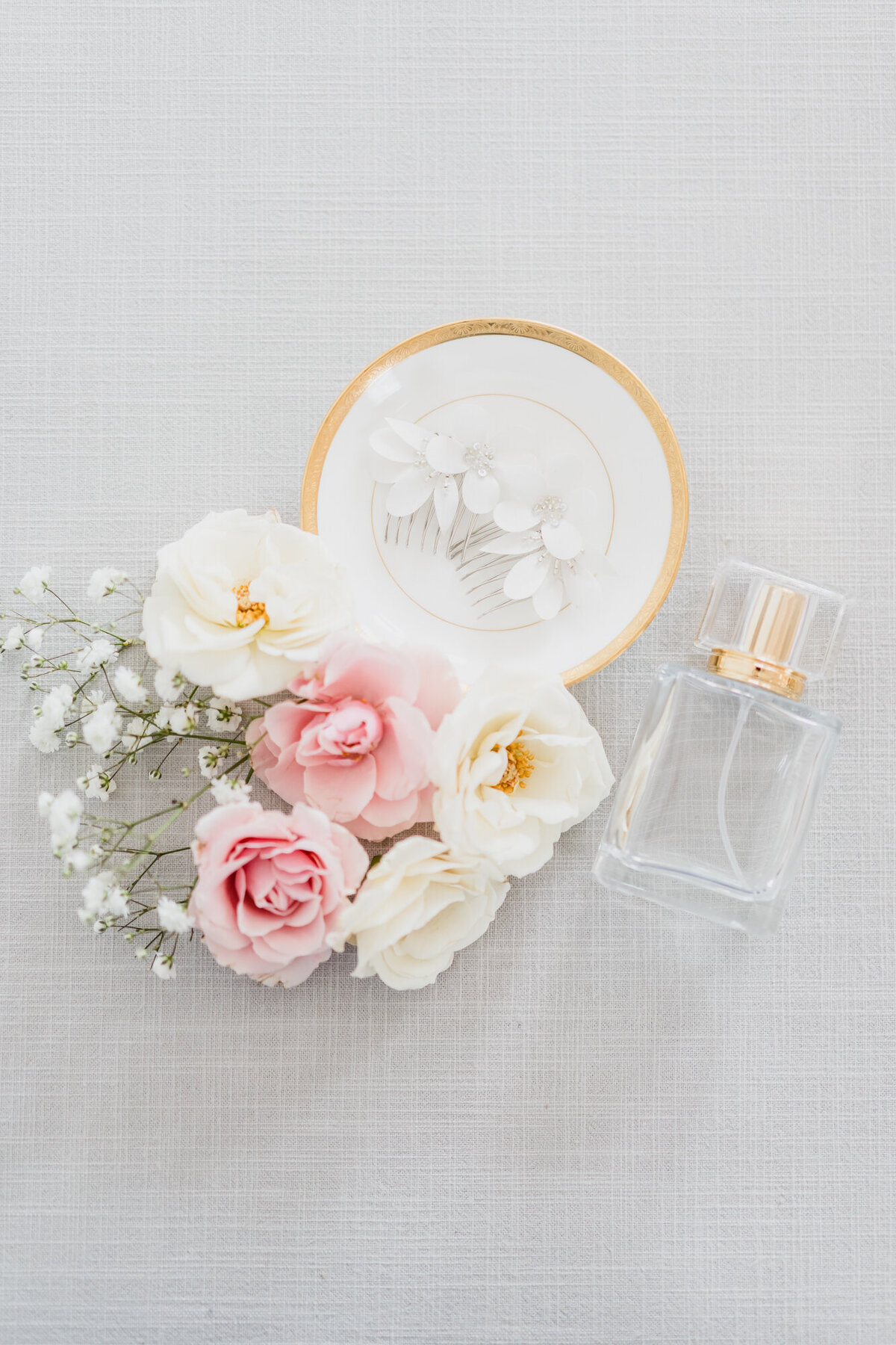 A romantic summer Chicago wedding at a private estate by Kari Dawson top rated Chicago wedding photographer37