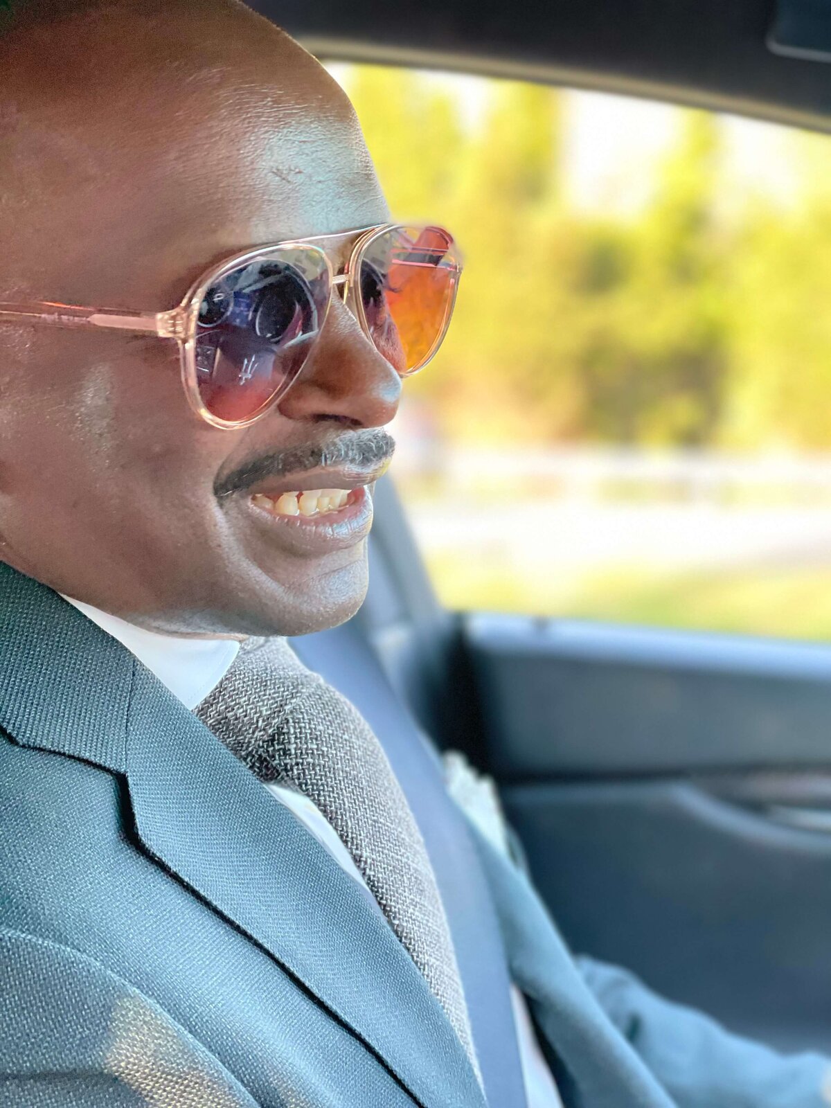 q in the car - sm