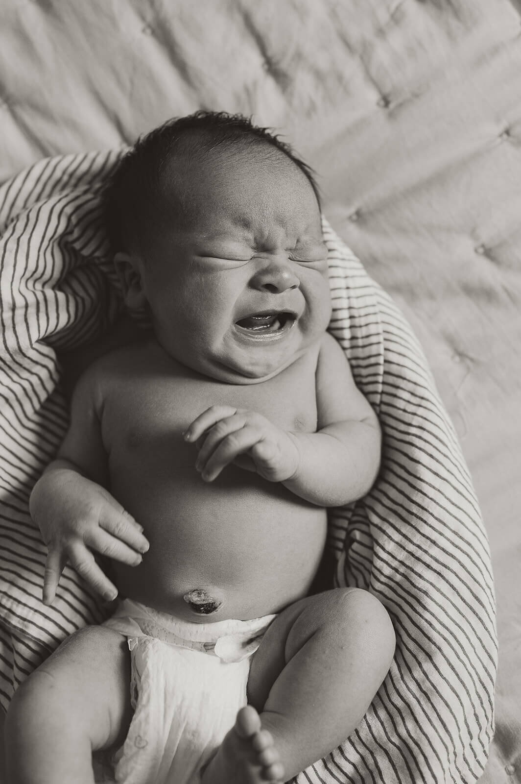 charlotte-newborn-lifestyle-baby-details-photo