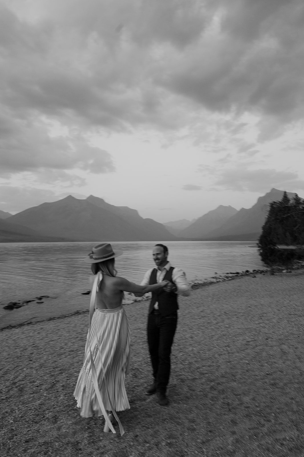 vintage-hollywood-glacier-national-park-elopement-presley-gray-photo1466