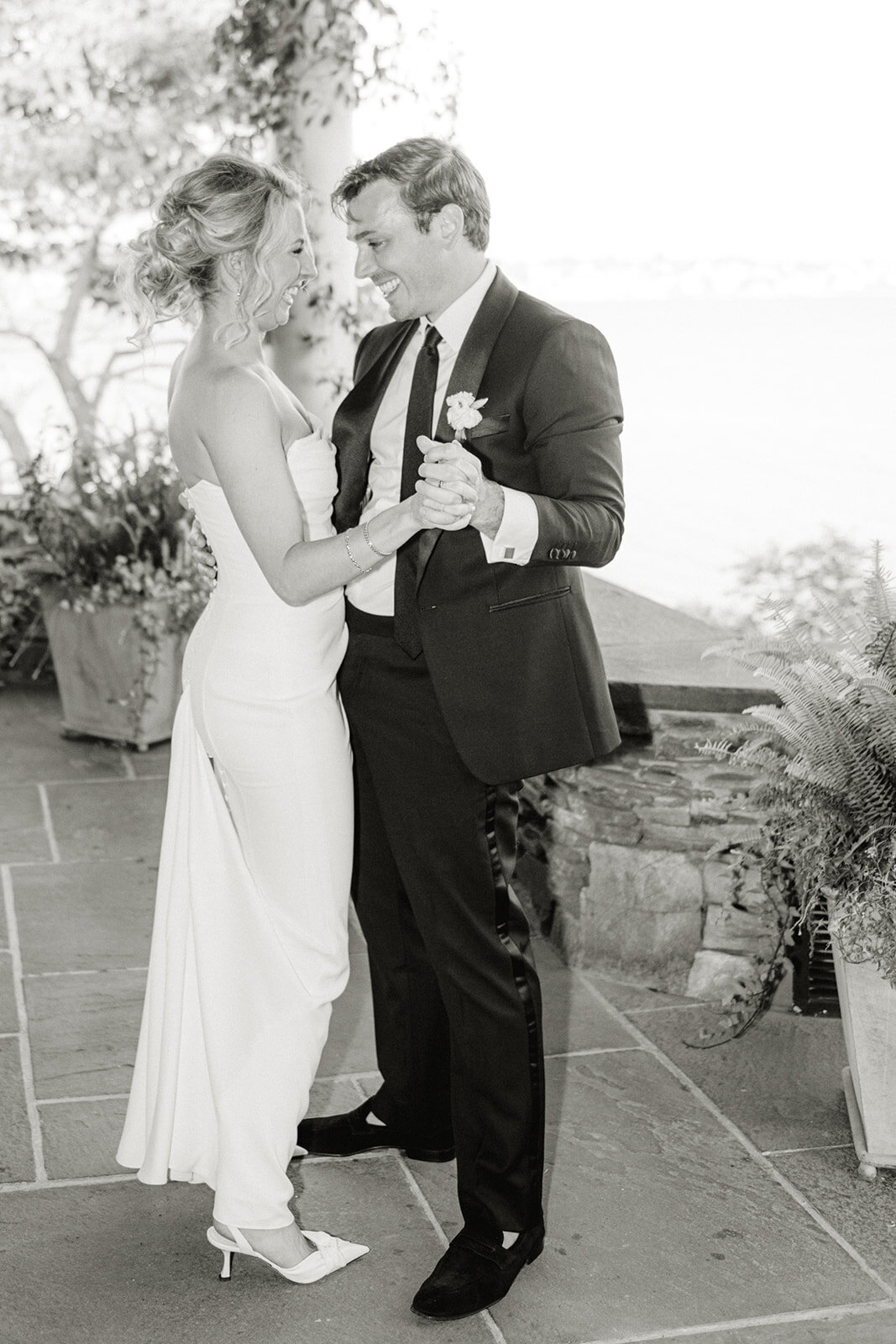 Wedding_Chanler Cliff Walk_Newport Mansions_RI__565HBP_5802©HilaryBlock-2